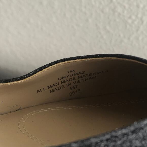 Unisa Elastic Slingback Black Matte Glitter Pointed Toe Heels Size 7 Goth Emo - Picture 6 of 11